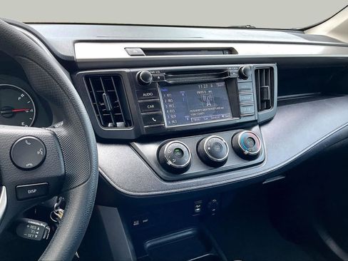 Used 2016 Toyota RAV4 LE FWD image 7