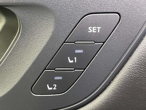 Used 2022 Nissan Rogue SL AWD/4WD image 35