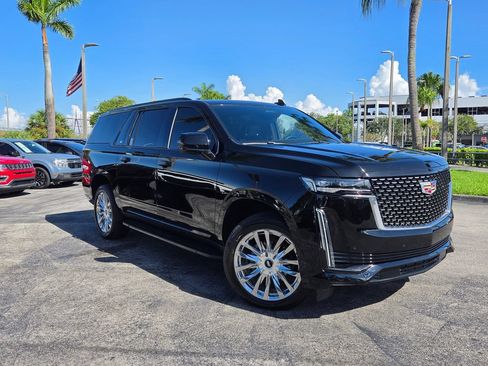 Used 2023 Cadillac Escalade ESV Premium Luxury AWD/4WD image 2