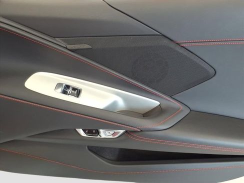 Used 2022 Chevrolet Corvette Stingray Convertible w/ 1LT image 9