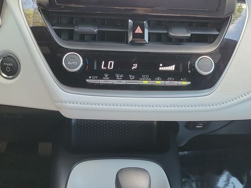 Used 2025 Toyota Corolla SE FWD image 23