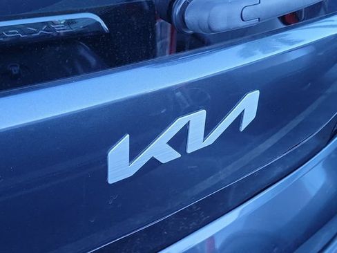 Used 2023 Kia Soul LX w/ LX Technology Package FWD image 5