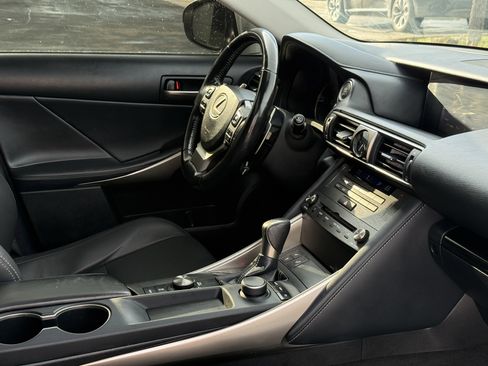 Used 2020 Lexus IS 300 AWD w/ Premium Package image 15