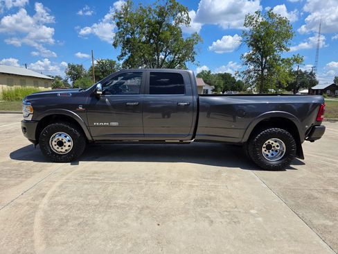 Used 2021 RAM 3500 Limited image 9