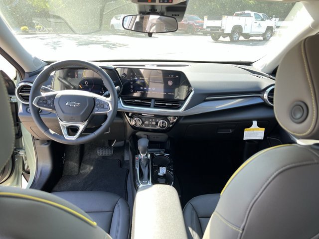 Used 2025 Chevrolet Trax ACTIV w/ Driver Confidence Package FWD image 21