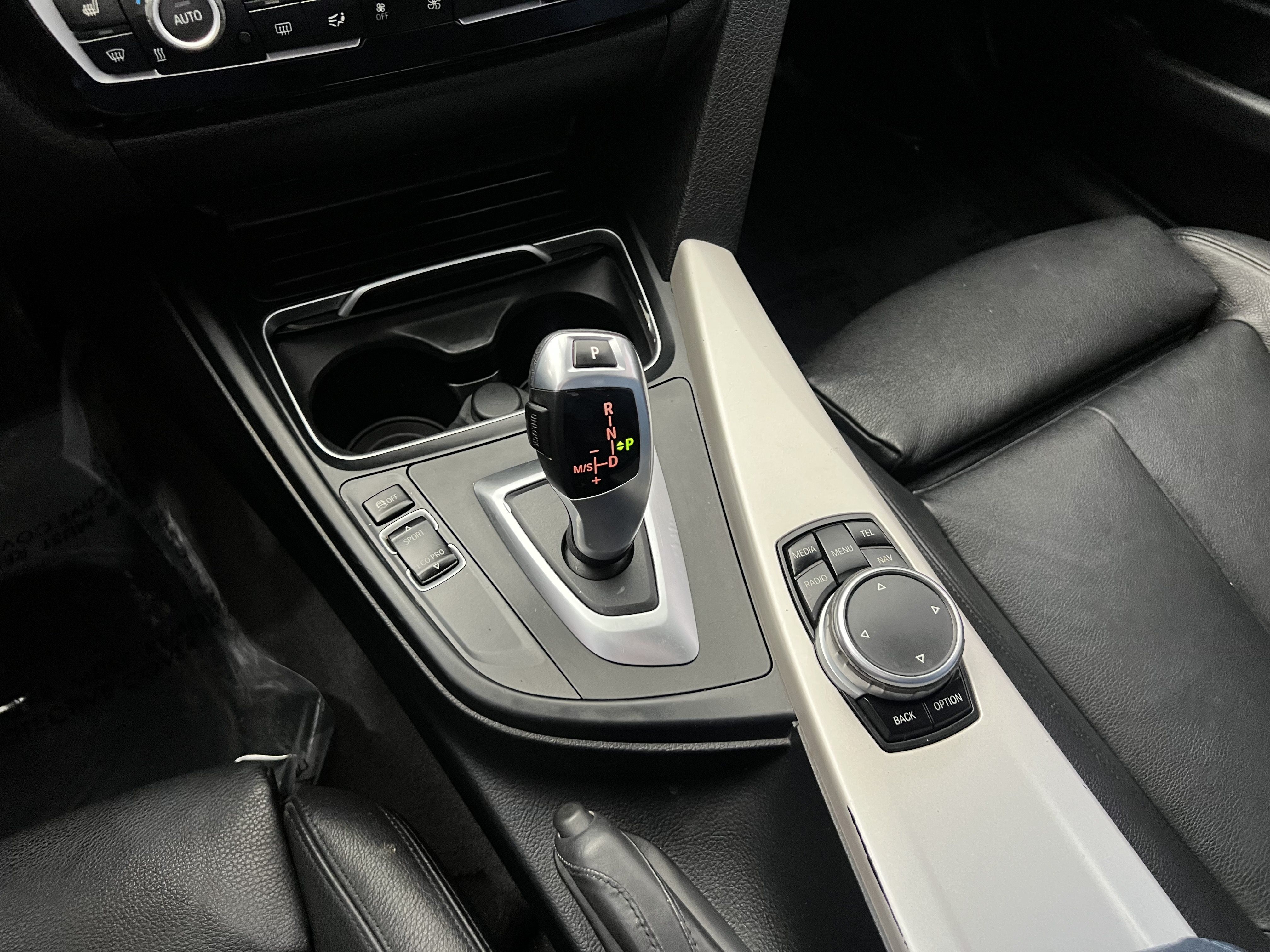 Used 2016 BMW 320i Sedan RWD image 14