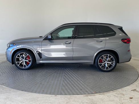 New 2026 BMW X5 xDrive50e w/ M Sport Package AWD/4WD image 2