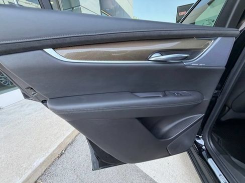 Used 2022 Cadillac XT6 Sport w/ Platinum Package AWD/4WD image 28