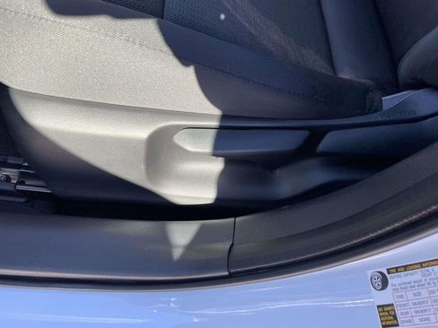 Used 2025 Toyota Prius LE image 30