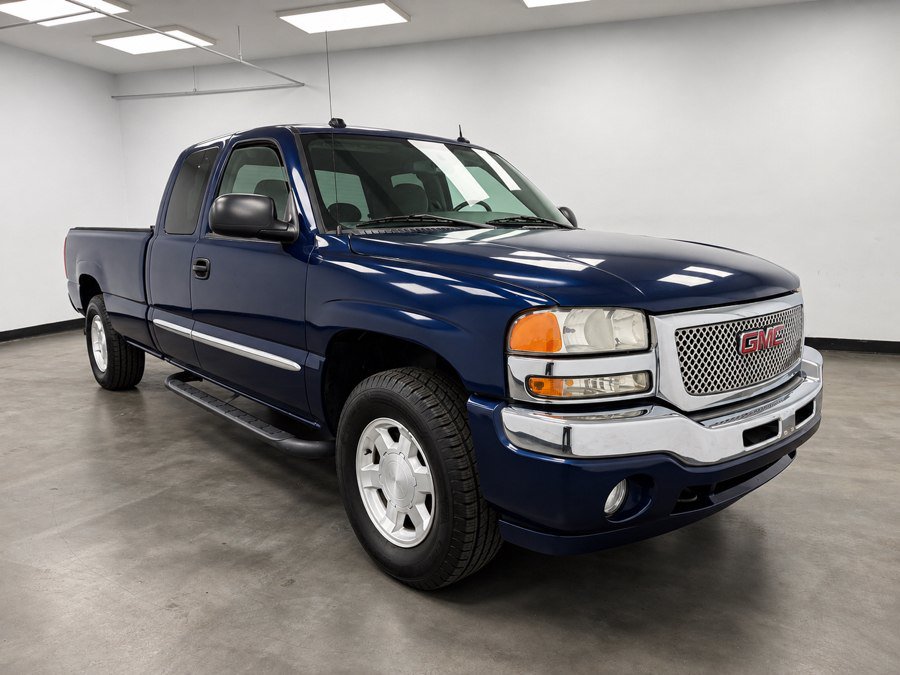 Used 2005 GMC Sierra 1500 SLE w/ Safe And Sound Package AWD/4WD image 10