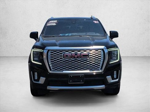 Used 2021 GMC Yukon Denali w/ Denali Premium Package AWD/4WD image 3
