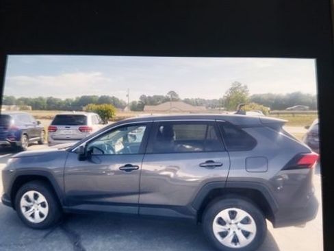 Used 2023 Toyota RAV4 LE image 8