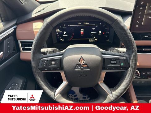 New 2026 Mitsubishi Outlander SEL image 11