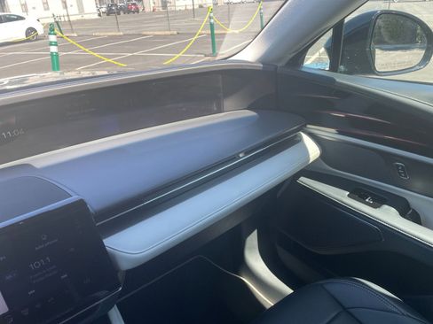 Used 2024 Lincoln Nautilus Premier image 60