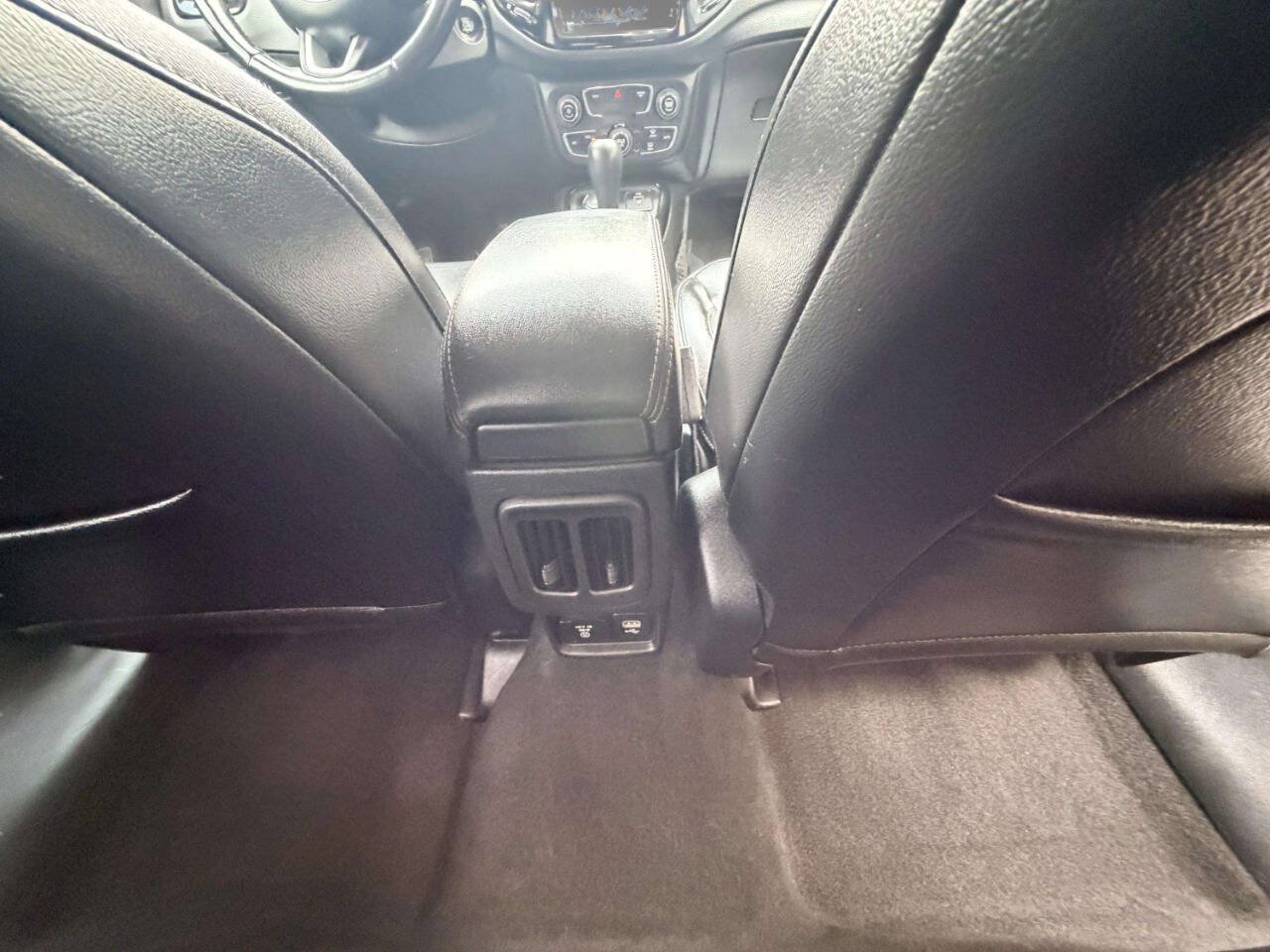 Used 2018 Jeep Compass Limited w/ Navigation Group AWD/4WD image 26