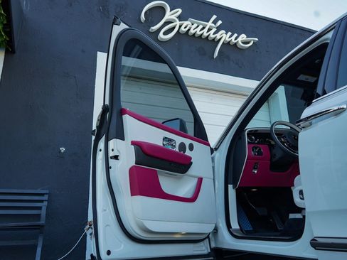 Used 2026 Rolls-Royce Cullinan image 41