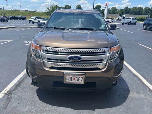 Used 2015 Ford Explorer XLT w/ Equipment Group 202A AWD/4WD image 3