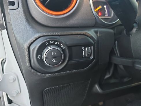 Used 2023 Jeep Gladiator Mojave w/ Trailer Tow Package image 27