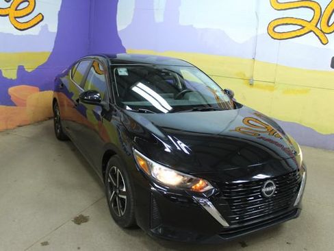 Used 2024 Nissan Sentra SV FWD image 2