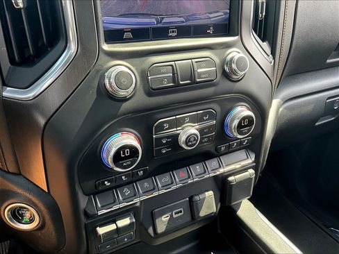 Used 2021 GMC Sierra 1500 AT4 AWD/4WD image 16