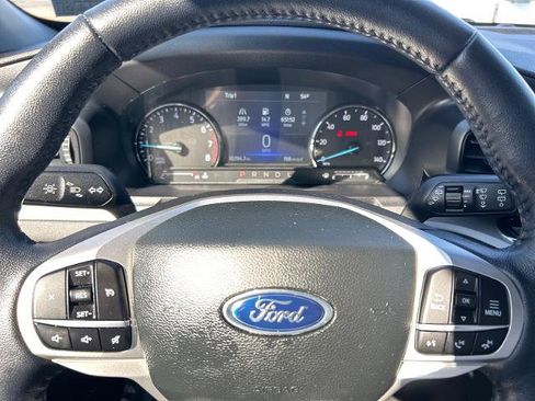 Certified 2023 Ford Explorer XLT image 24