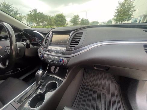 Used 2020 Chevrolet Impala LT FWD image 16