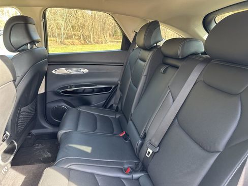 Used 2025 Genesis GV70 2.5T AWD/4WD image 11