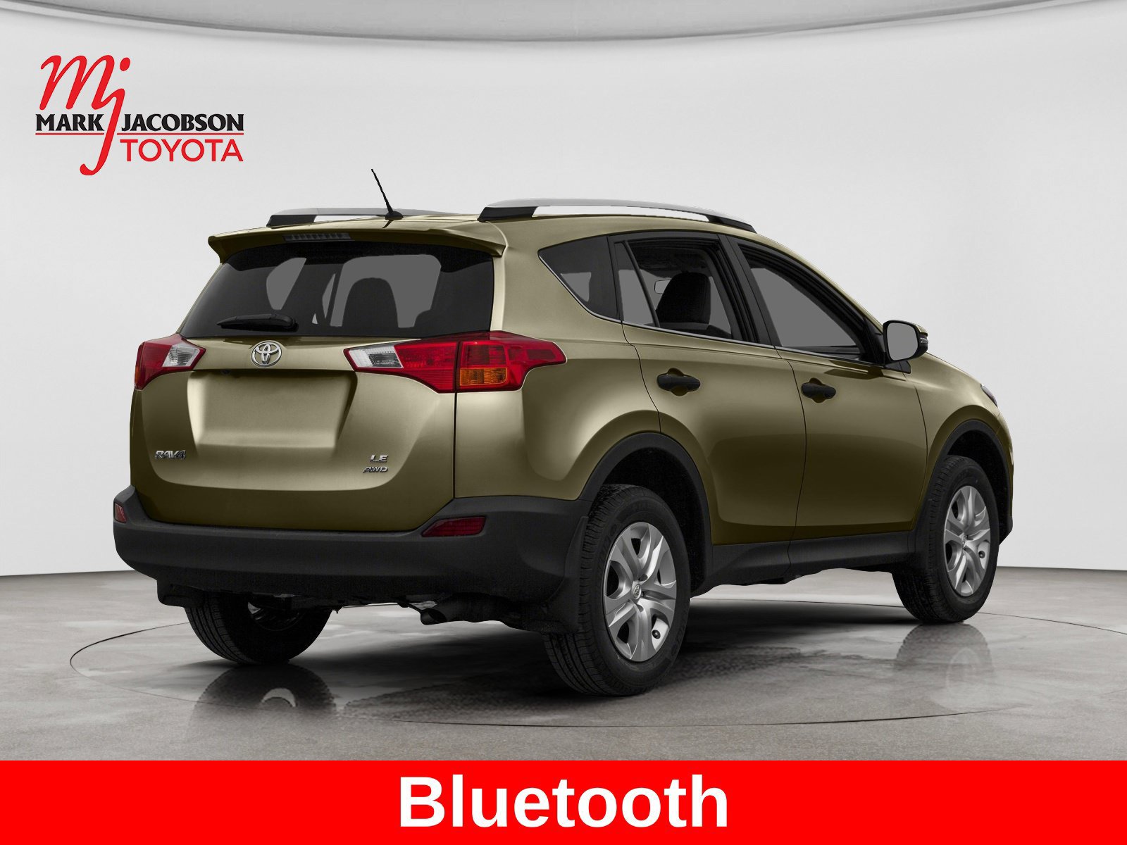 Used 2015 Toyota RAV4 LE FWD image 2