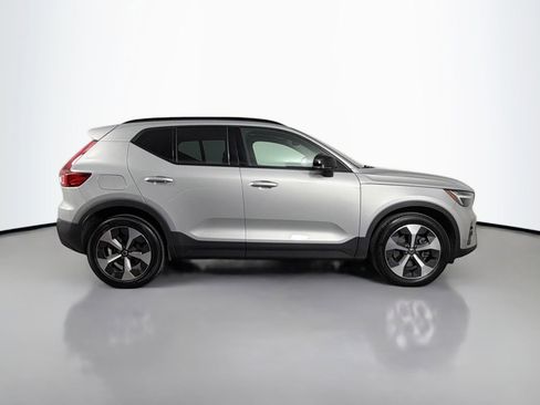 Certified 2023 Volvo XC40 B5 Plus w/ Climate Package image 5