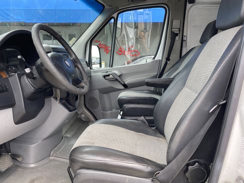 Used 2007 Dodge Sprinter 2500 image 13