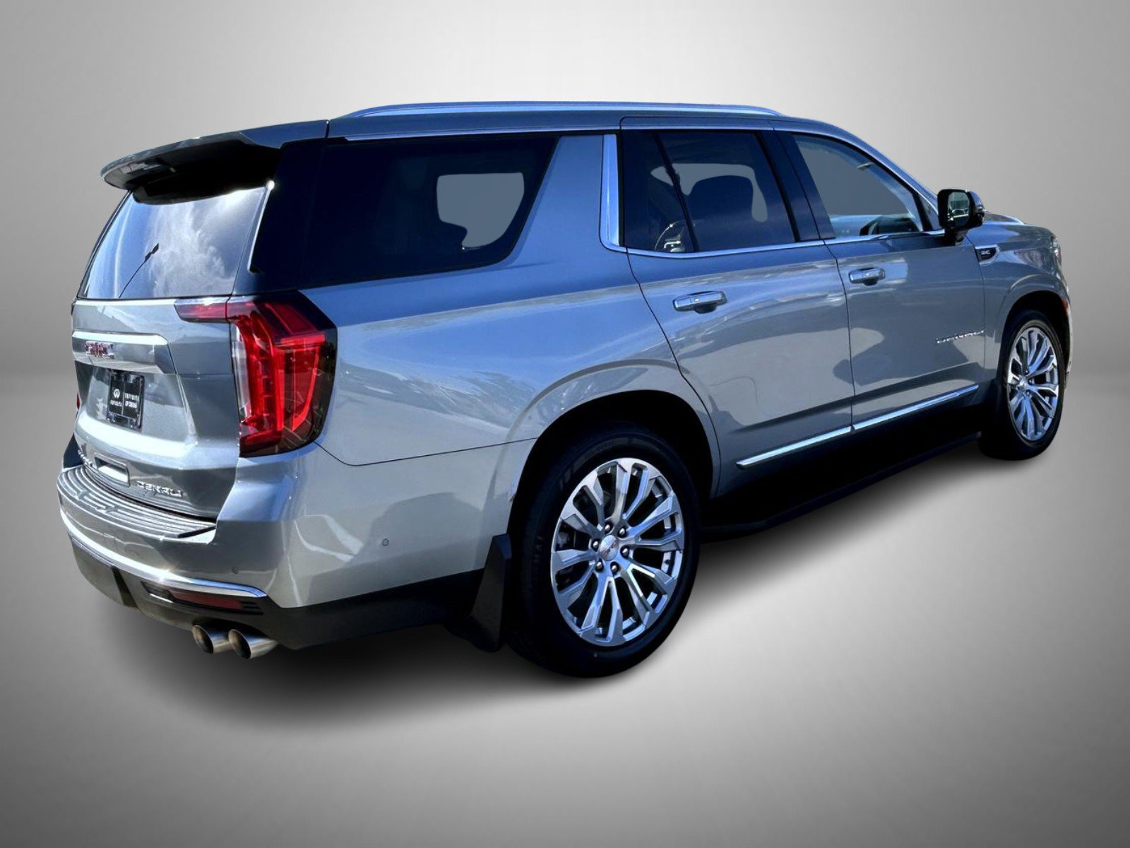 Used 2024 GMC Yukon Denali w/ Advanced Technology Package AWD/4WD image 9