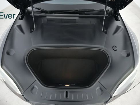 Used 2024 Tesla Model S image 25