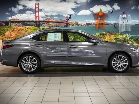 Used 2021 Lexus ES 300h w/ Premium Package FWD image 5