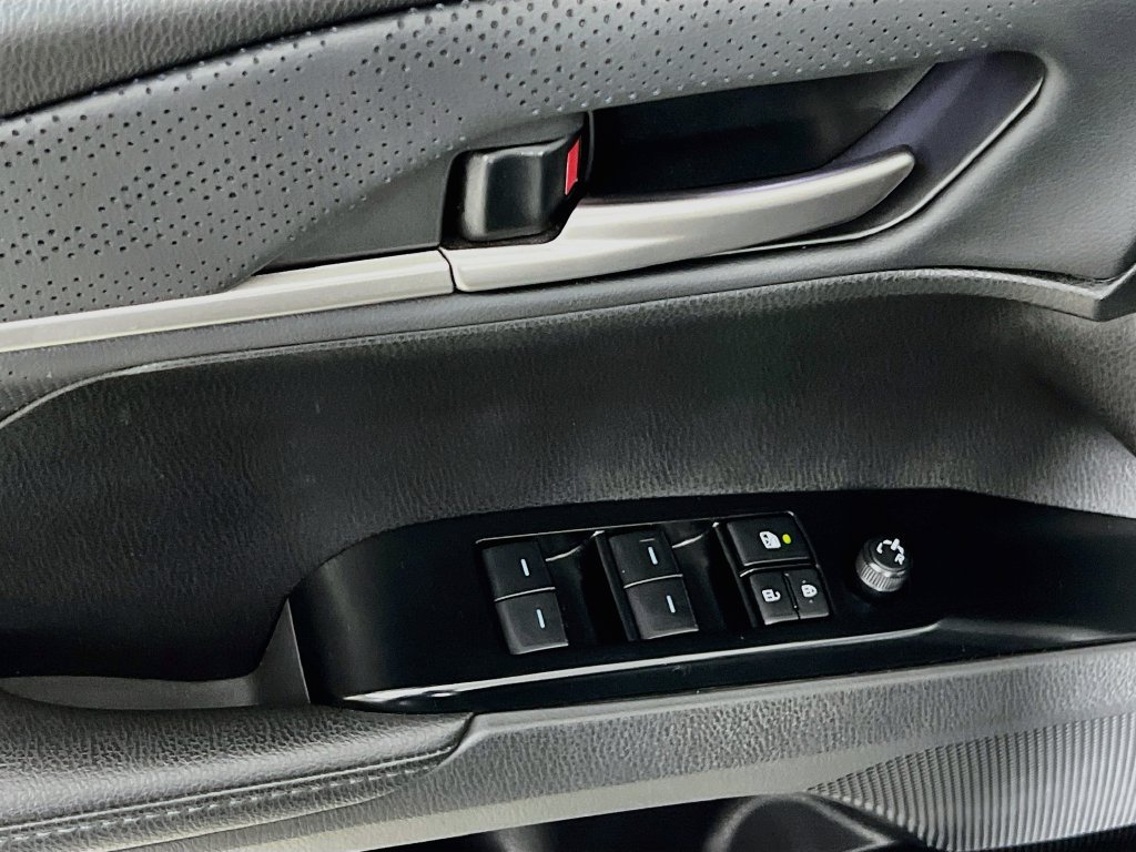 Used 2025 Toyota Camry XSE FWD image 14