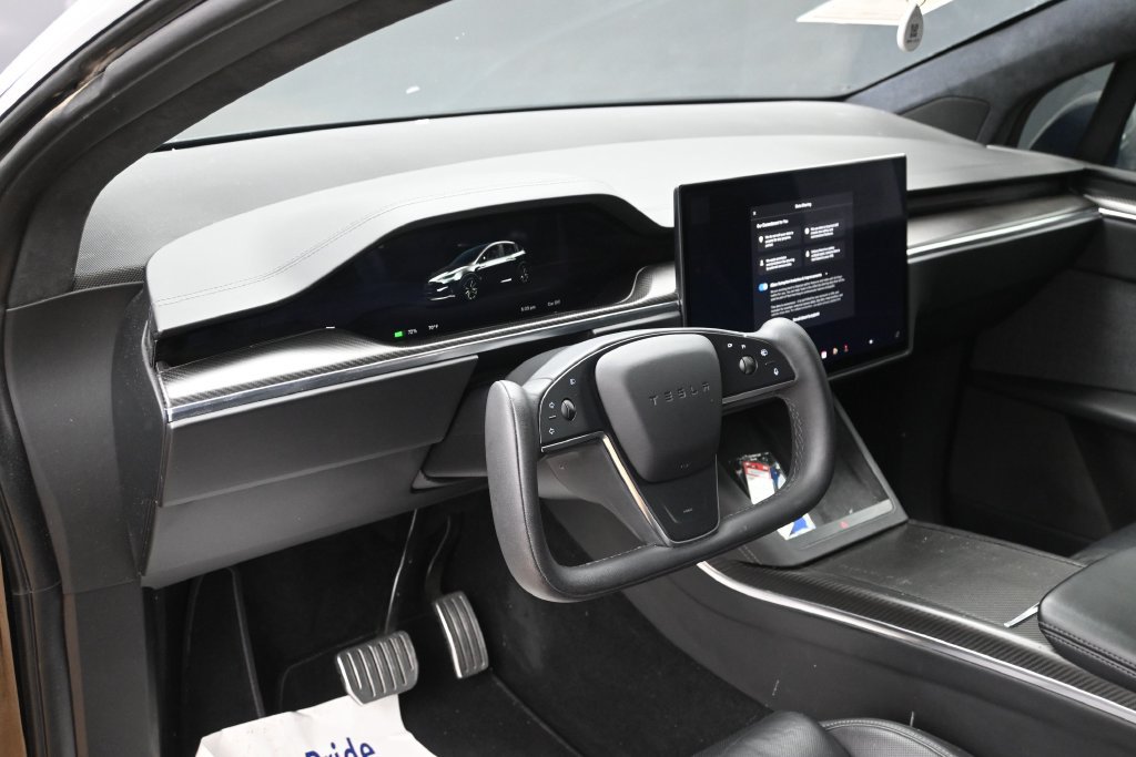 Used 2022 Tesla Model X Plaid AWD/4WD image 10