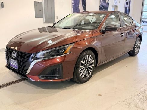 Used 2025 Nissan Altima 2.5 SV image 6