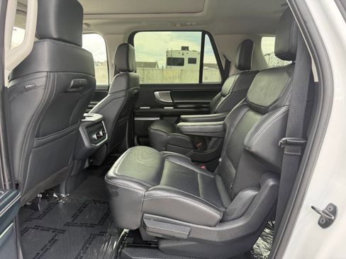 Used 2025 Ford Expedition Max Platinum AWD/4WD image 18