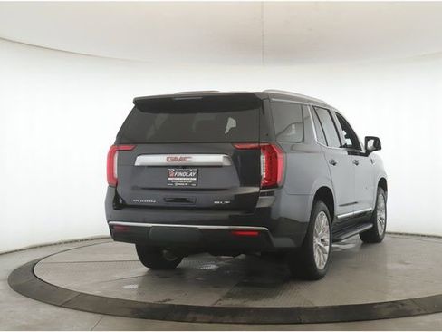 Used 2023 GMC Yukon SLT w/ SLT Premium Package image 7