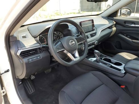 Used 2023 Nissan Altima 2.5 SV image 10