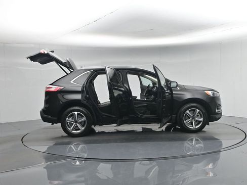 Certified 2023 Ford Edge SEL w/ Convenience Package AWD/4WD image 5