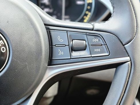 Used 2017 Alfa Romeo Giulia Ti w/ TI 19" Sport Package image 18