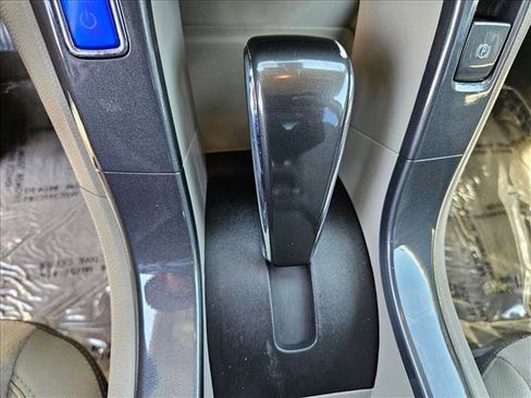Used 2015 Chevrolet Volt Premium w/ Premium Trim Package FWD image 12