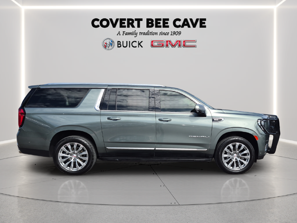 Used 2024 GMC Yukon XL Denali w/ Advanced Technology Package AWD/4WD image 8