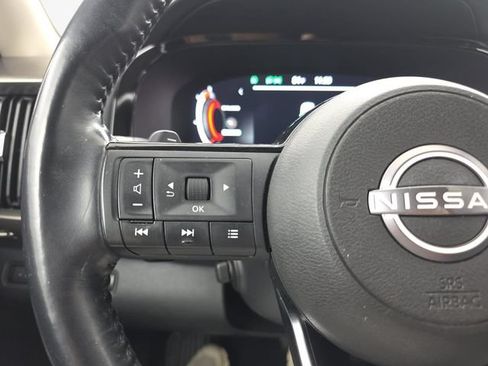 Used 2022 Nissan Pathfinder Platinum w/ Cargo Package FWD image 17