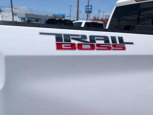 Used 2021 Chevrolet Silverado 1500 LT Trail Boss w/ Convenience Package II AWD/4WD image 36