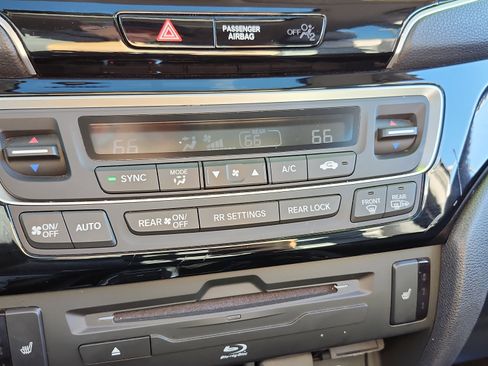 Used 2019 Honda Pilot Touring image 22