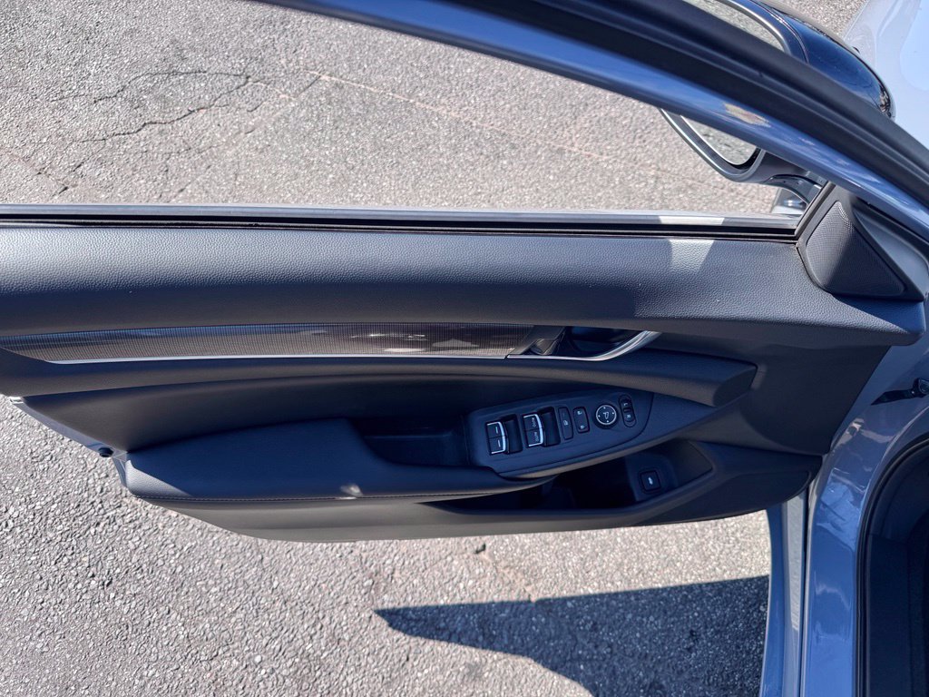 Used 2022 Honda Accord Sport image 10
