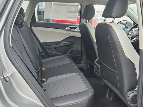 New 2026 Volkswagen Taos SE FWD image 14