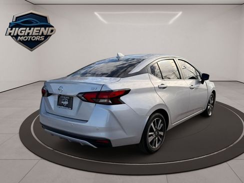 Used 2021 Nissan Versa SV image 9