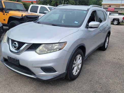 Used 2015 Nissan Rogue SV FWD image 1